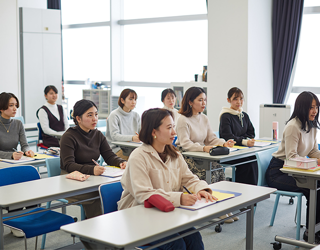 教職員に近い
