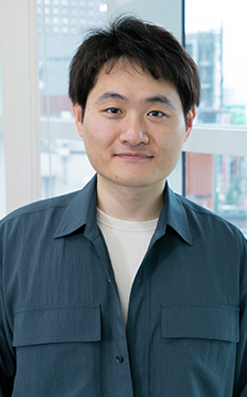 董　哲さん