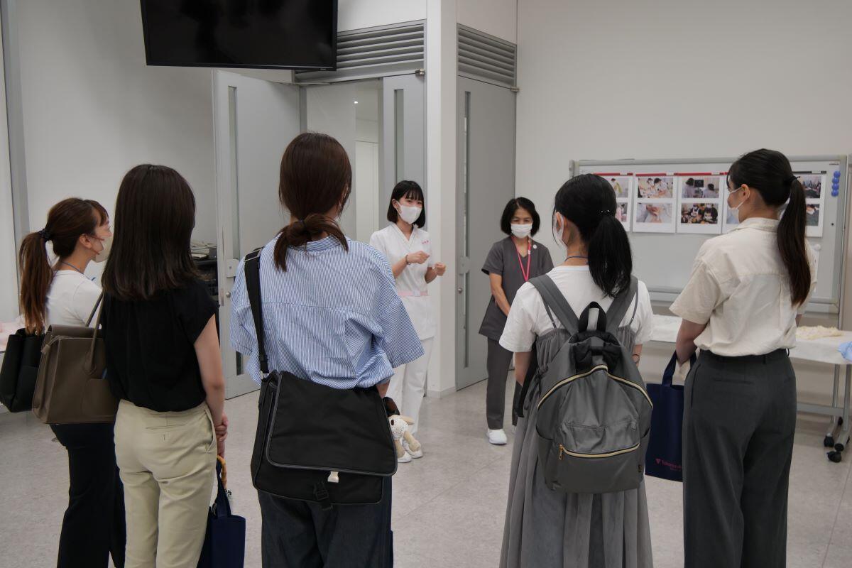 実習室見学1ss.jpg