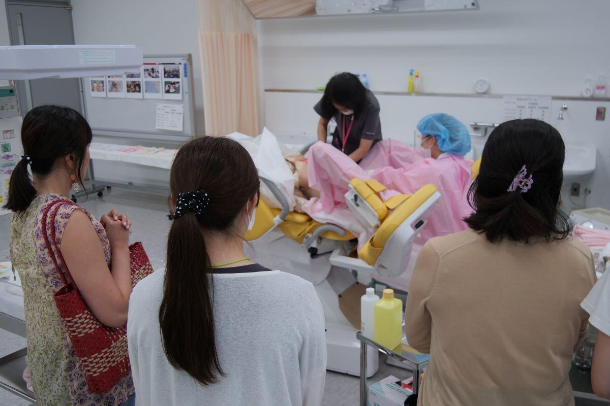 実習室見学2ss.JPG