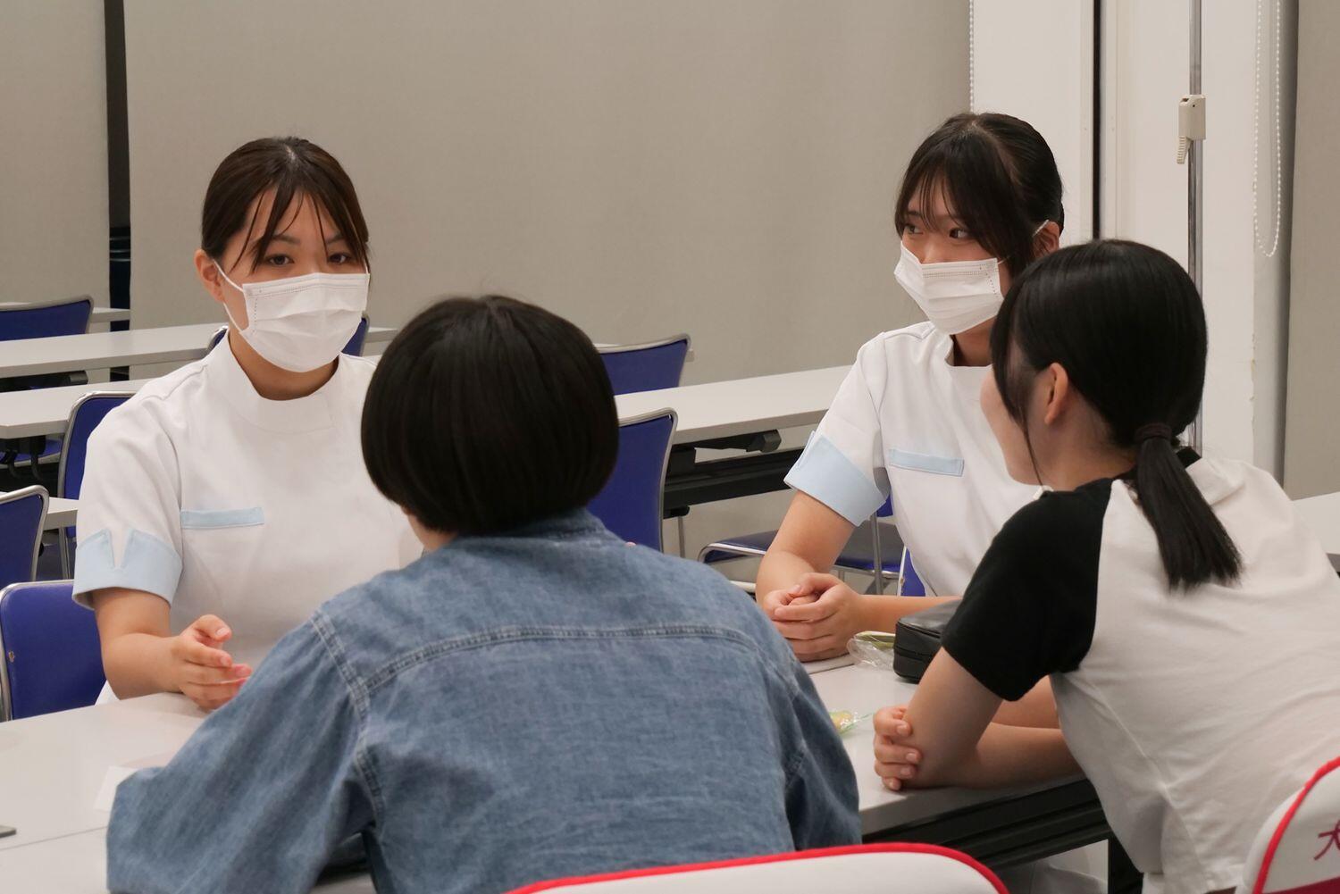 学生フリートーク2.jpg